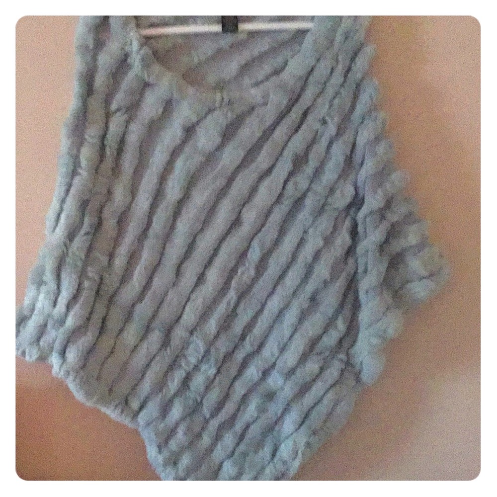 2003 BCBG MAX AZARIA Fur Poncho
